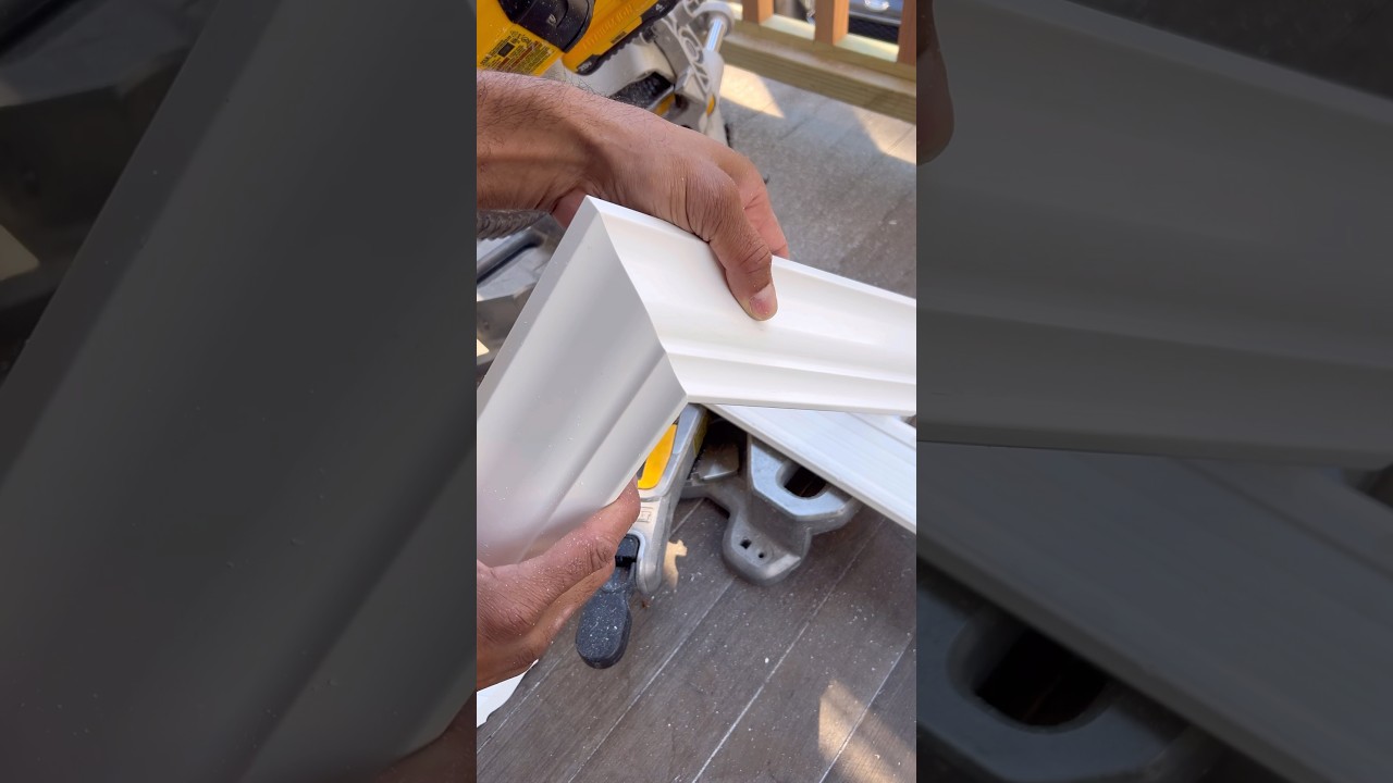 Good tips to cut crown flat outside corners 👉 Gpr3Carpentry🔨 #viral #carpentry #tools #tips