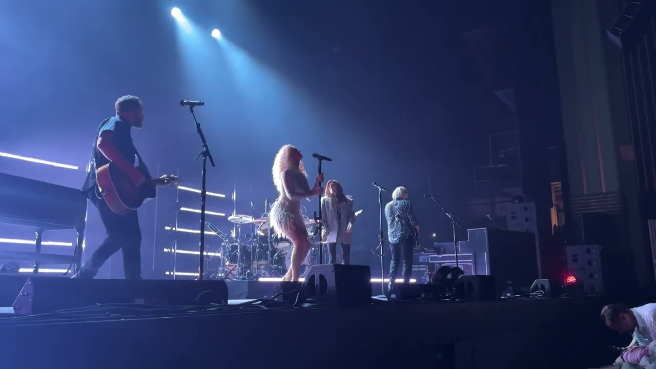 Little Big Town - Tumble & Fall - Live at the Eventim Apollo, London - 16 September 2024