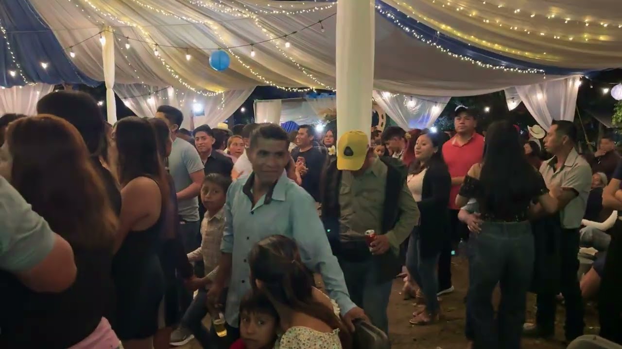 Zonte musical en Zapotempa Festejando los XV años de la hija del compa Ramiro 🤠