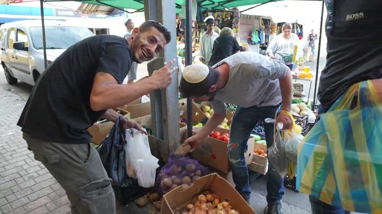 Market trip in Uman Ukraine 2023 טיול בשוק באומן &rlm;ערב &rlm;ראש &rlm;השנה אוקראינה