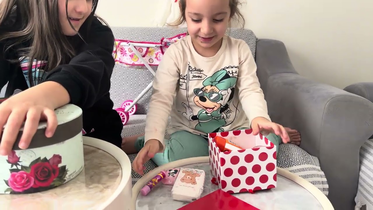 Bakalım kutudan neler çıktı 🥰🥰🥰