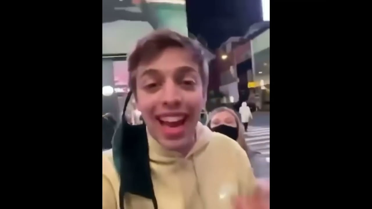 AYY IM WALK-IN HERE NYC MEME