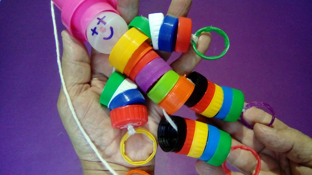 Como fazer marionete fantoche e um pandeiro e um jogo pedagógico com papelão e materiais recicláveis