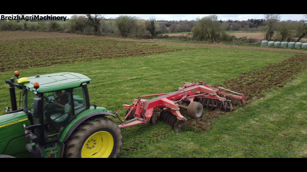 Déchaumage 2021| John Deere 6155R | Kuhn discover XM