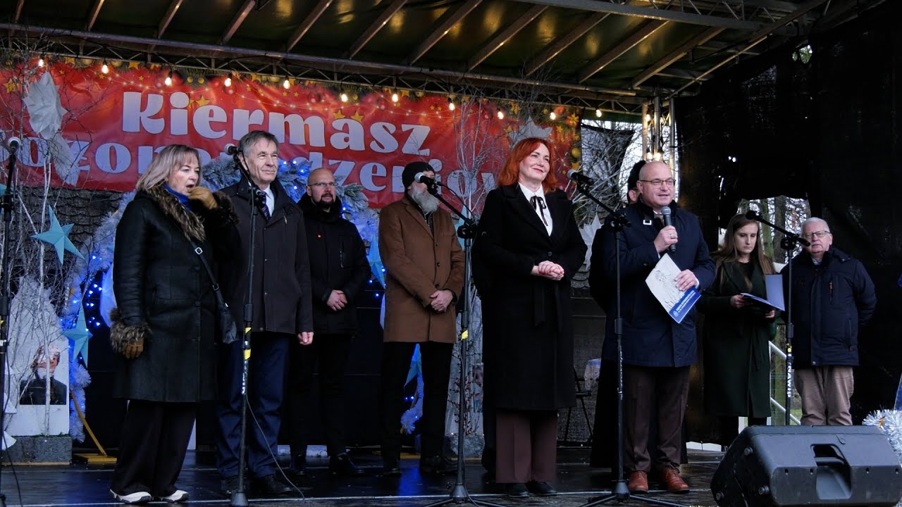 Tłumy na kiermaszu w Opatowie. Kulinarno - stroikowy zawr&oacute;t głowy