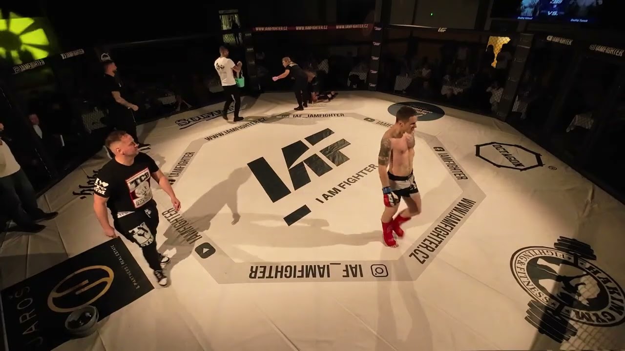 Ondřej Kühnel (modrý) vs. Ondřej Tomek (červený)