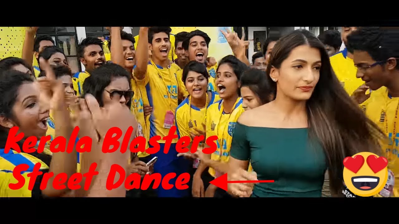 FLASH MOB KERALA BLASTERS STREET DANCE