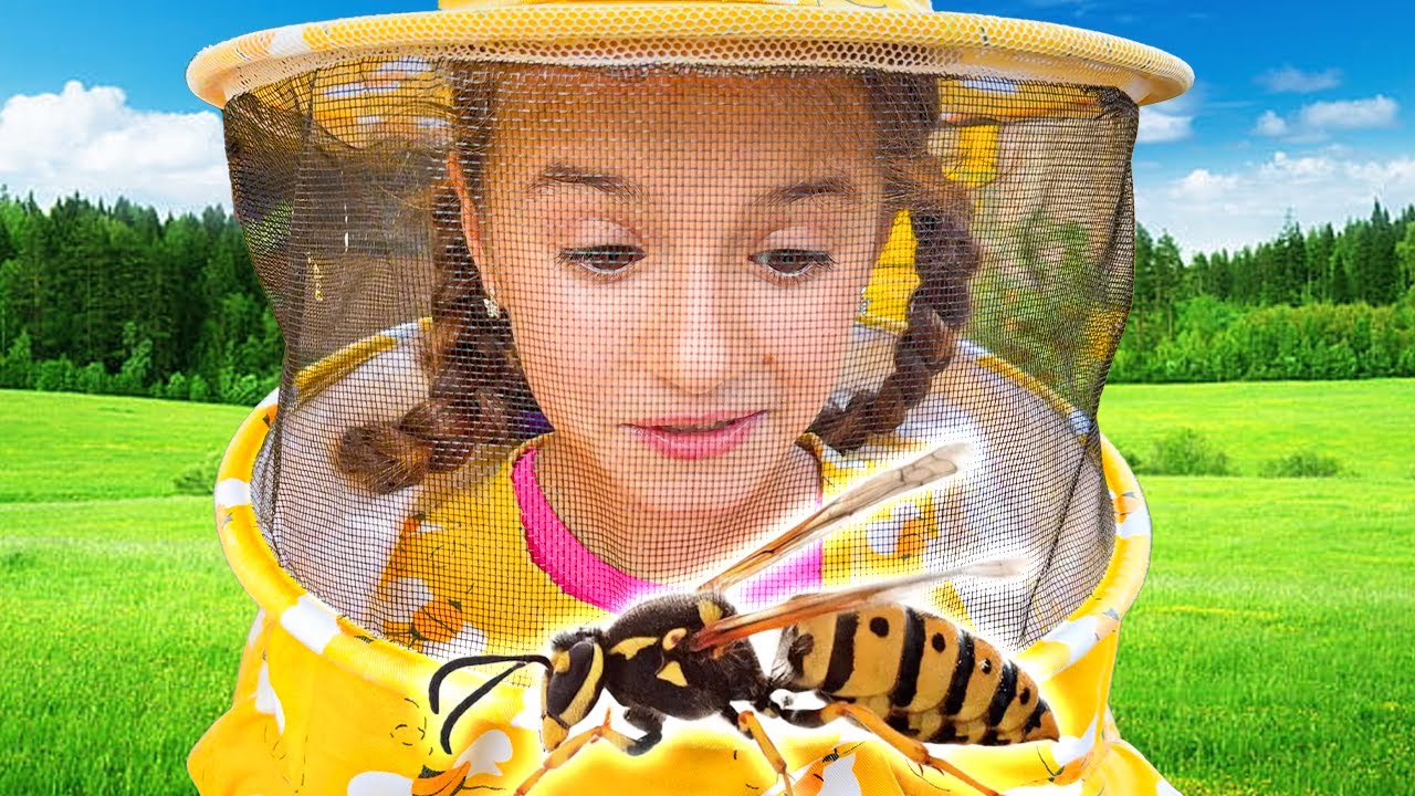 Ruby and Bonnie Amazing Zoo Adventure - Bees, Parrots, and Wild Animals