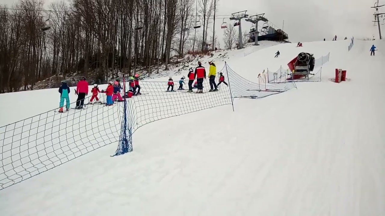 Буковиця. 12.02.2022. Ч.2. Огляд гірськолижного курорту. Підйом бугельним на гору )