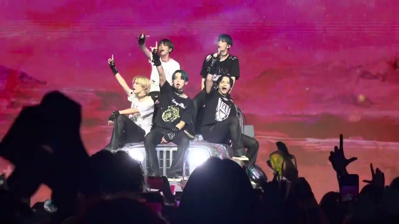 220723 TXT 투모로우바이투게더 - LO$ER=LO♡ER + Trust Fund Baby - ACT LOVE SICK World Tour - LA