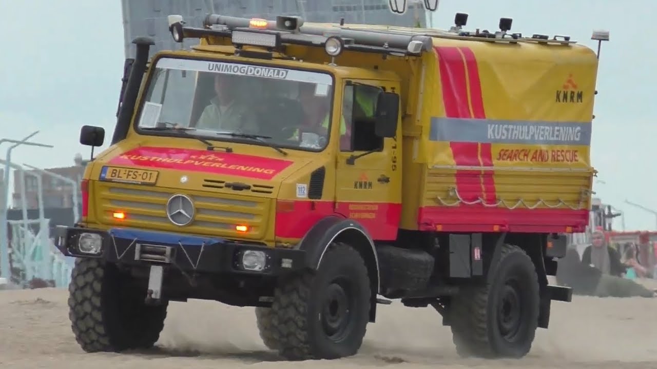 Opkomst & Uitruk KNRM Scheveningen en Reddingsbrigade met spoed naar een melding op het strand!