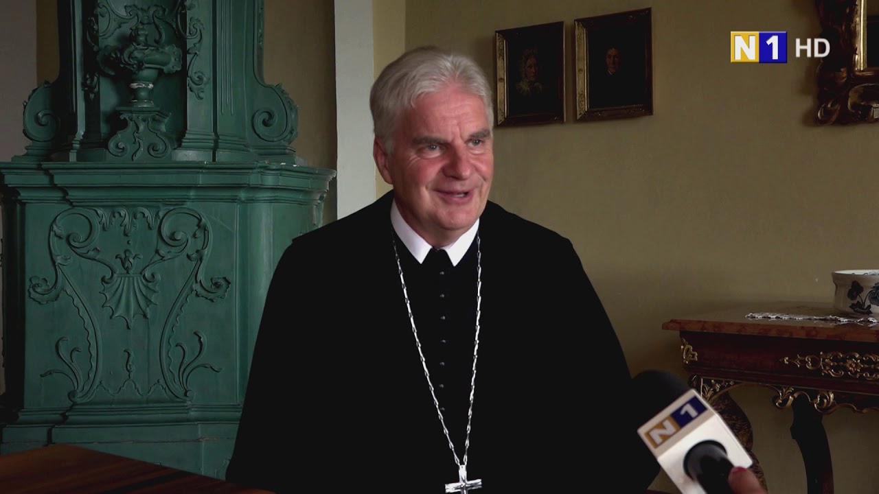 Abt Columban Luser im Gespräch im Stift Göttweig