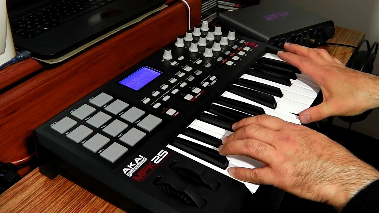 Akai MPK25 Avid Mbox3 Roland PC200mk2 Echo Digital ECHO2 Native FM7 FM8 Superteclados.com