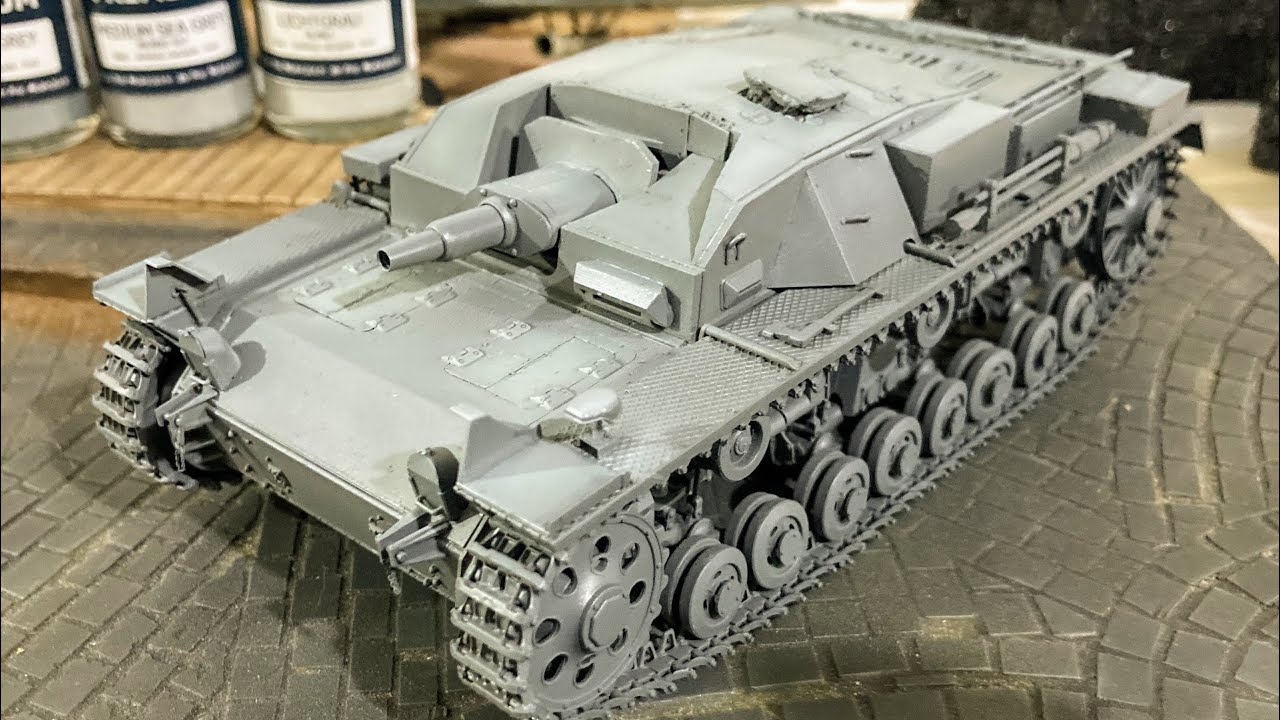Paint modulation Stug III O Series by Miniart. Imitating Sun fading.