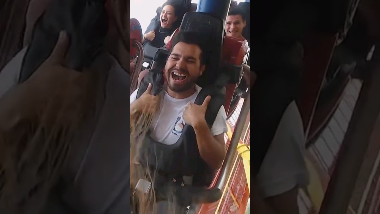 MONTANHA RUSSA INVERTIDA BETO CARRERO FIREWHIP