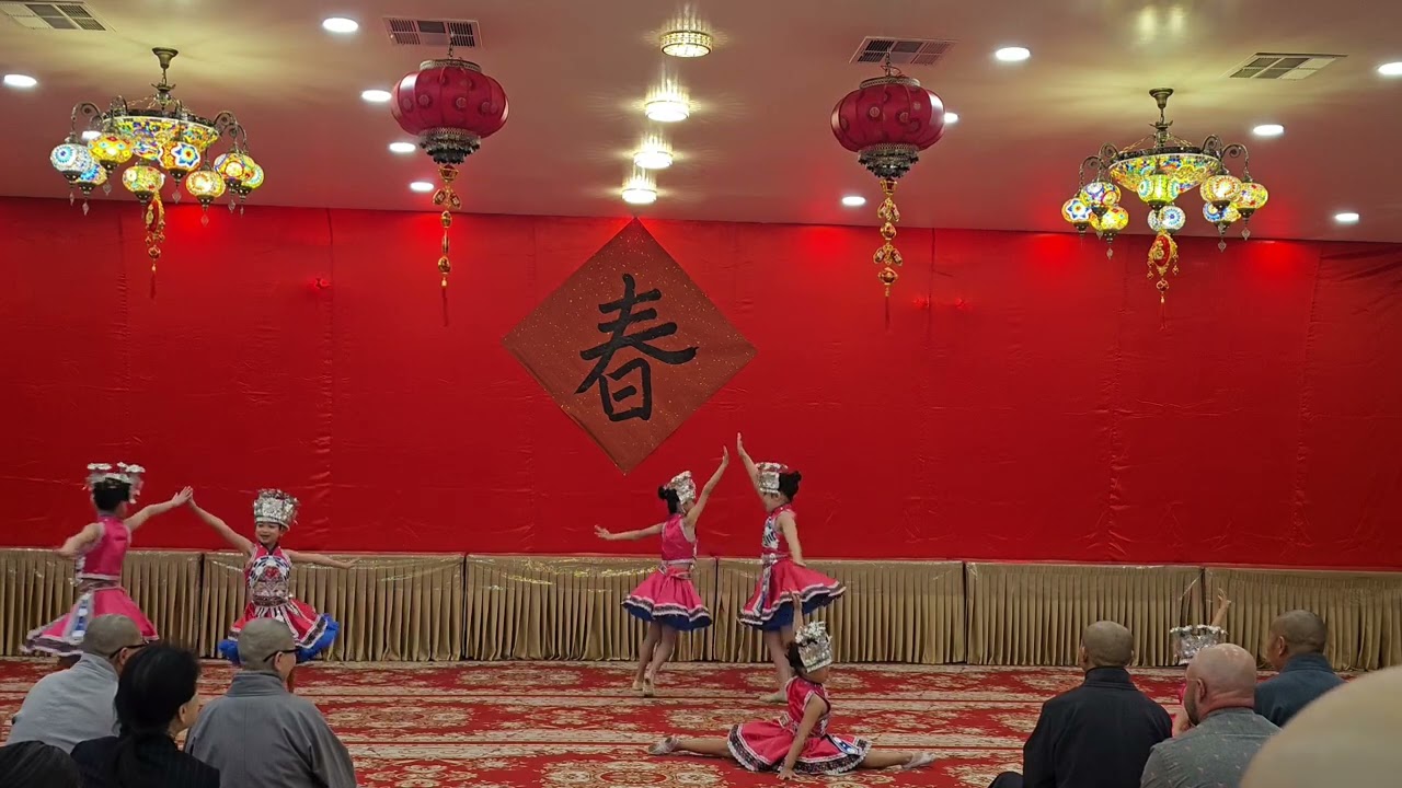 舞蹈：苗寨迎春 