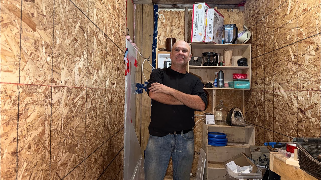 Небольшой офисный уголок и, возможно, новый канал 😊