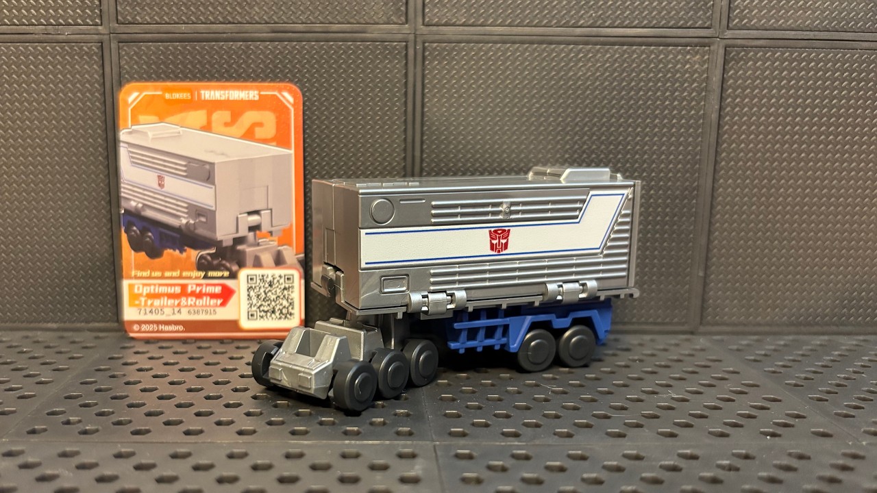 Blokees Defender Wave 5 Rollar w/ Trailer Build
