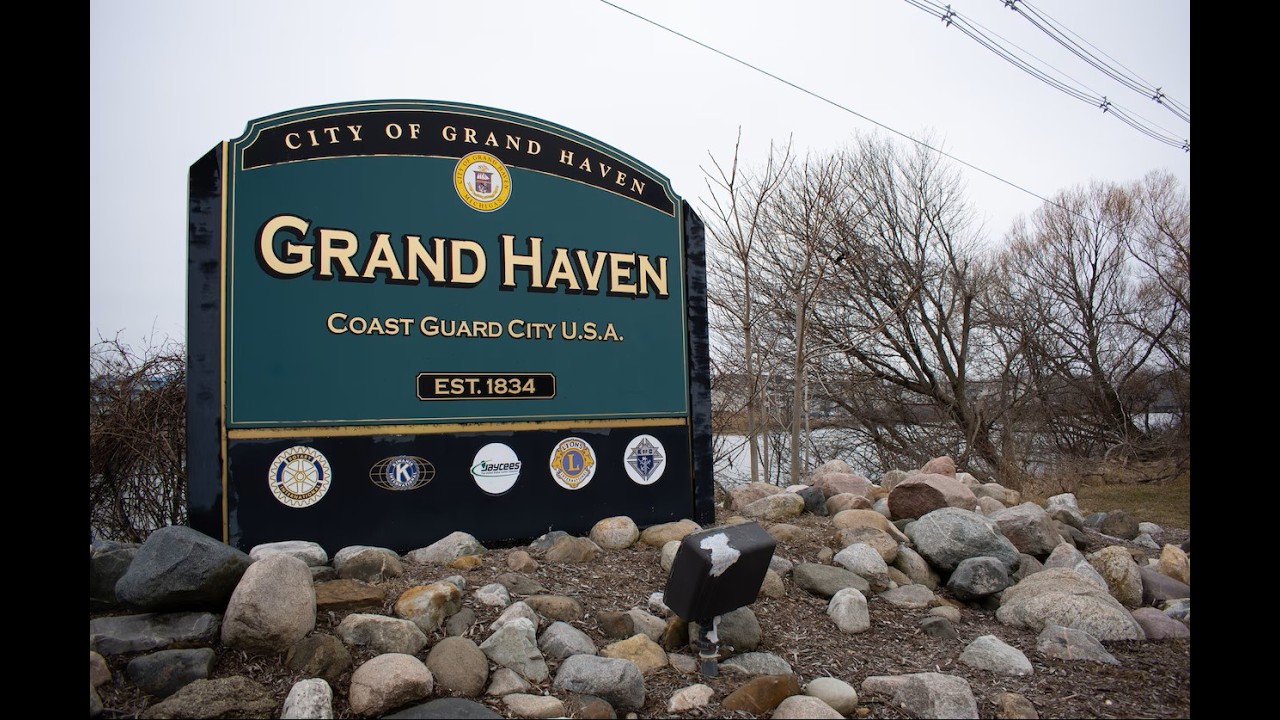 Sunny Day Drive Through Grand Haven in Late Winter