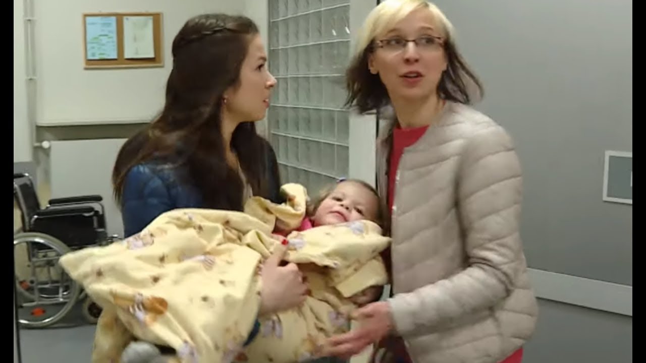 Matka za namową sąsiadki wykradła córkę chorą na odrę ze szpitala [Szpital odc. 801]