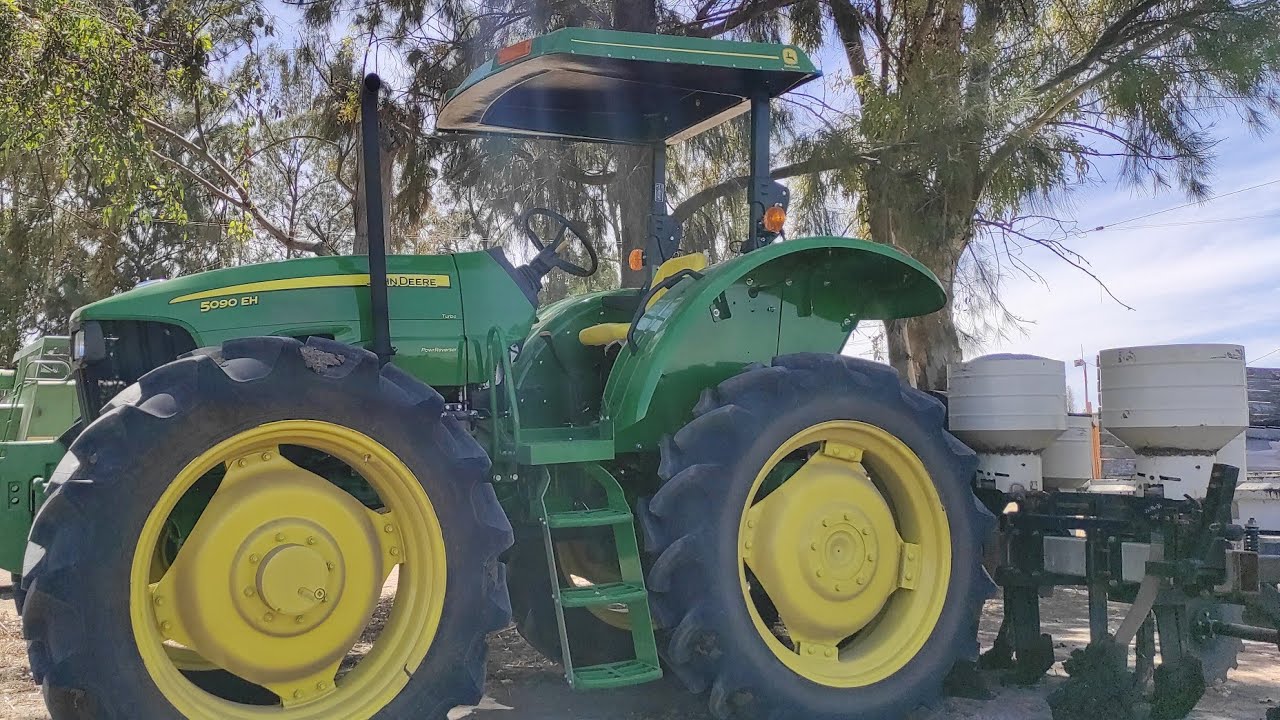 Sembrando maíz ciclo PV 2021 con sembradora del bajío de precisión y tractor @JohnDeere  5090EH