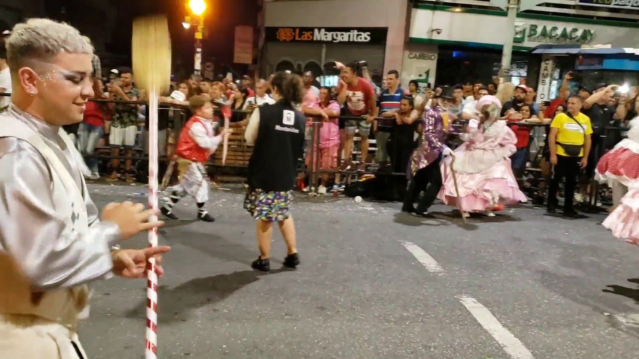 TRONAR DE TAMBORES - en Desfile Inaugural del Carnaval  (completo)