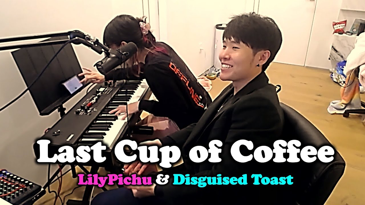 LilyPichu & Disguised Toast sings Last Cup of coffee live | Toast fart in front of Lily went WRONG