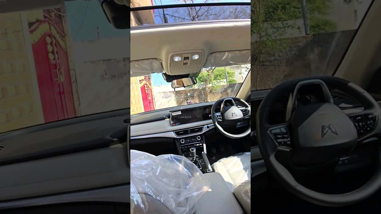 Xuv700 AX7 Manual diesel Interior Napoli black