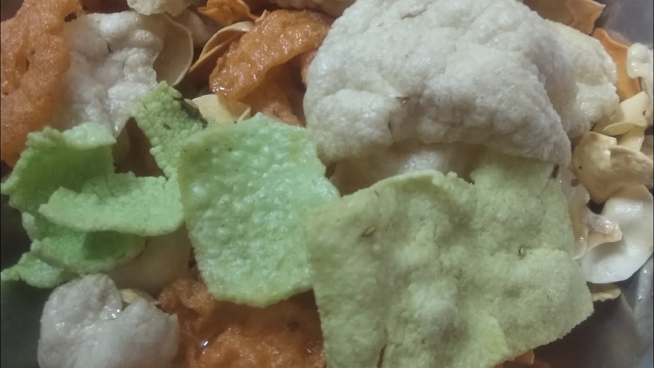 Youtube cooking channel umesh Sanju khana khazana blogs se aaloo ke Chip 😋😋 testy spicy 