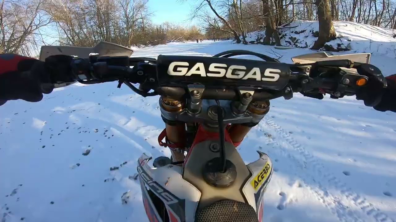 Winter river run GG EC300 2014