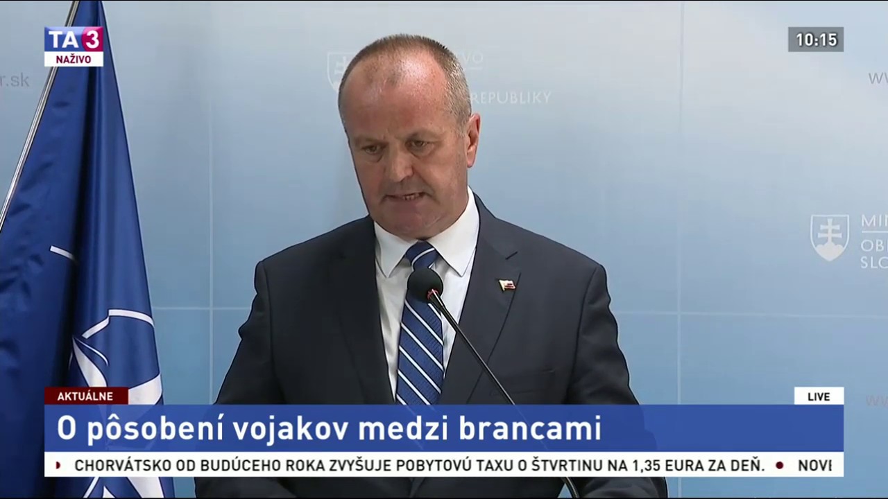 Profesionálni vojaci, ktorí pomáhajú Slovenským brancom, v armáde skončia