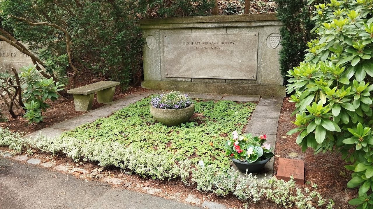 Waldfriedhof Heerstraße - Das Grab von Loriot, Klausjürgen Wussow, Grethe Weiser u.v.a.