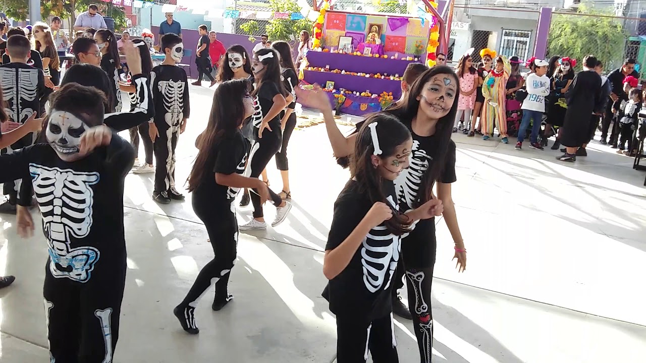Bailable Día de muertos: 《Huesitos》 Quinto grado 《A》