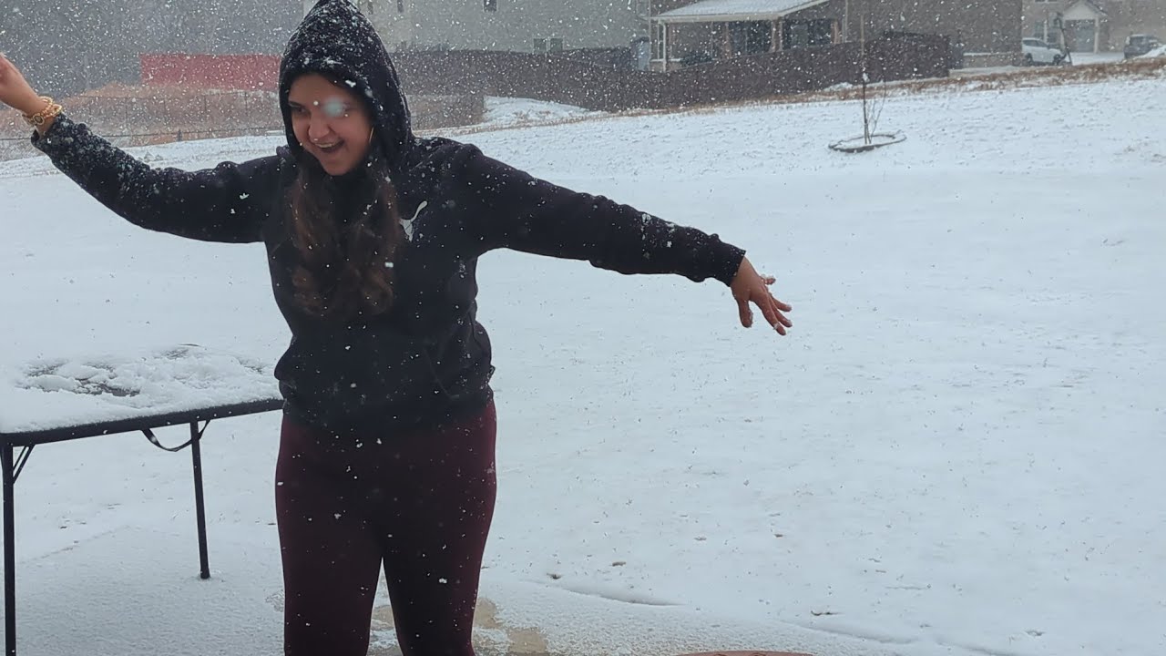 It is snowing in Atlanta  ! 🌨️