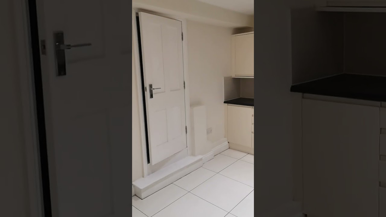 Queens Road, Brighton - One Bedroom Flat