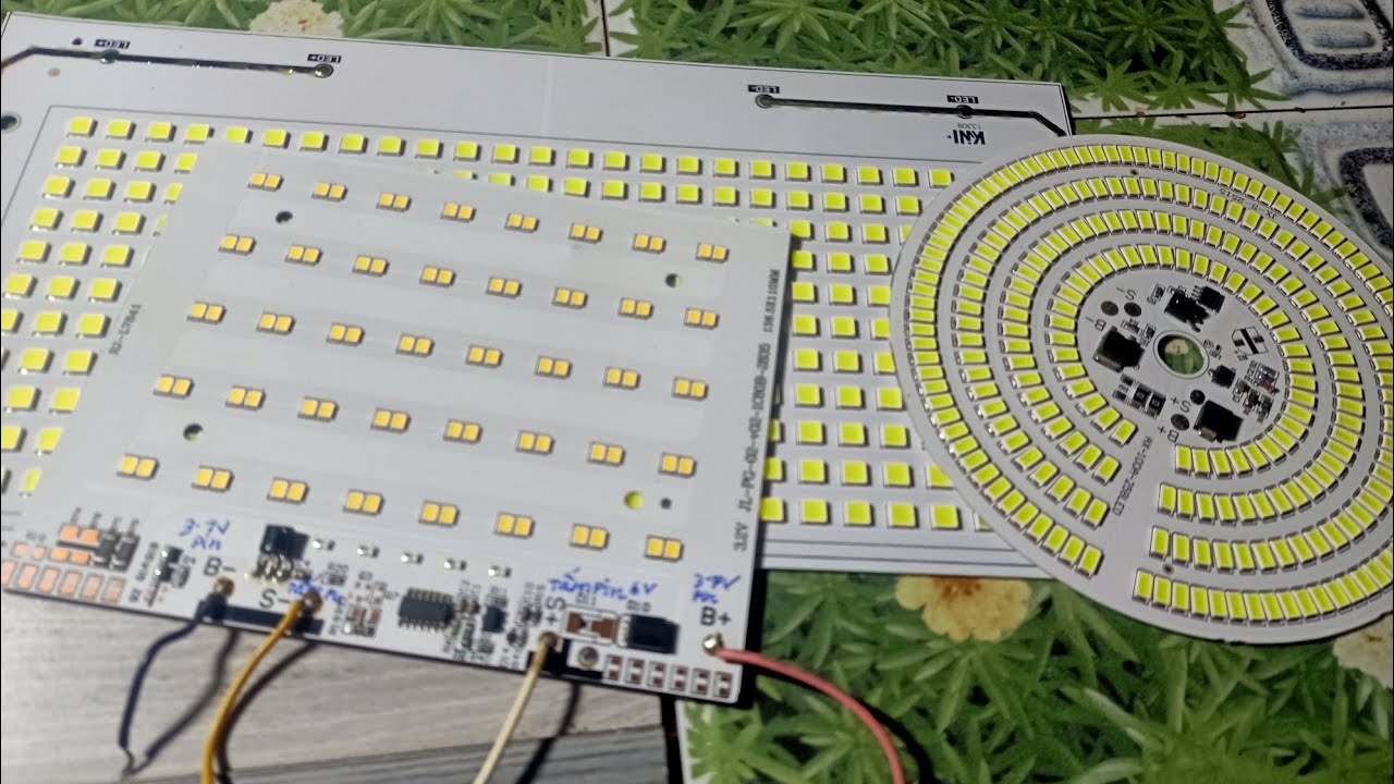 Còn cái bảng led để 50k đồng giá 