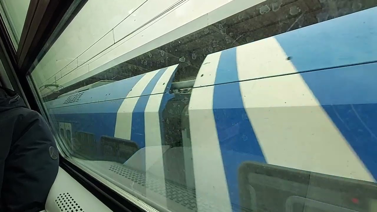ETR 343 Regionale delle 14:22 in doppia arriva a Venezia Mestre.