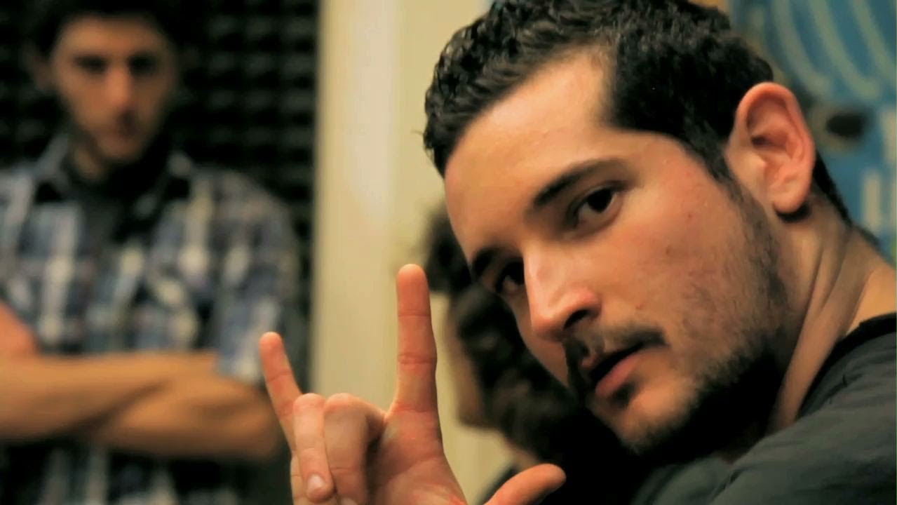 TIMELINE - 4. UNO DI NOI