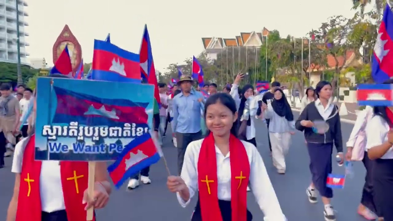 Cambodian people have come together to march for peace🇰🇭#cambodia_needs_peace🇰🇭
