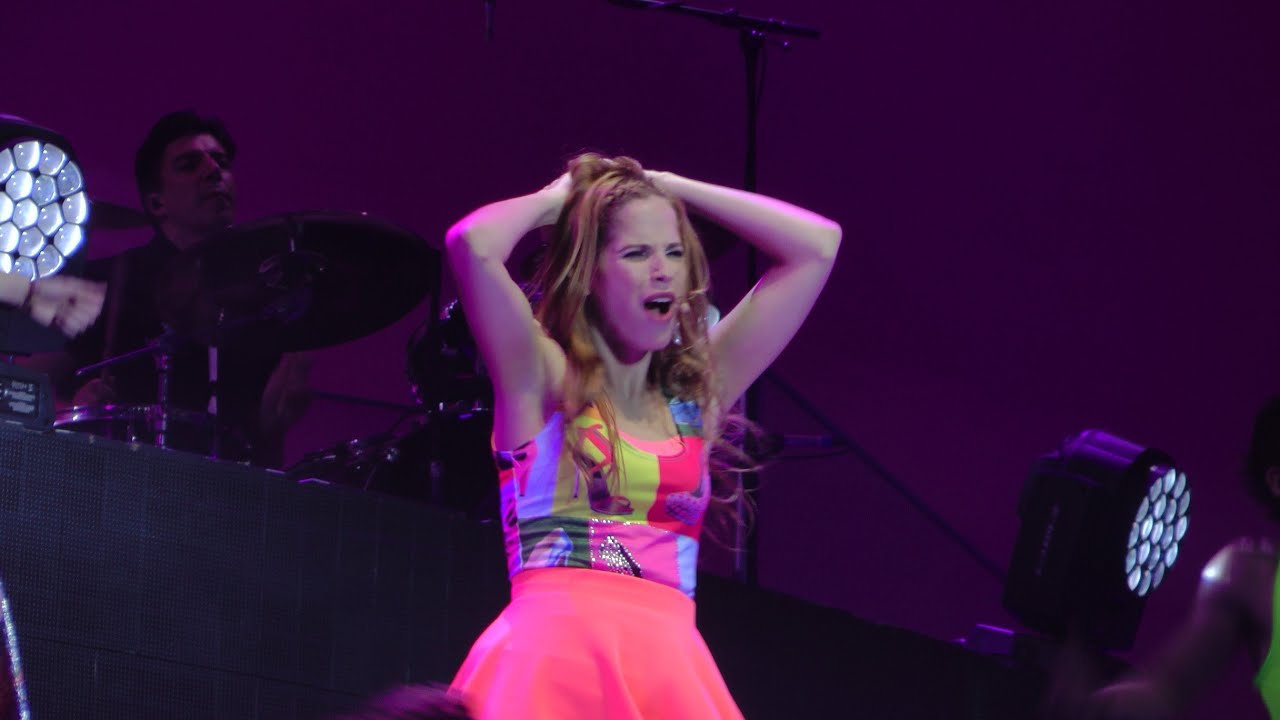 Juntos Somos Mas - Violetta Live in Wien 2015