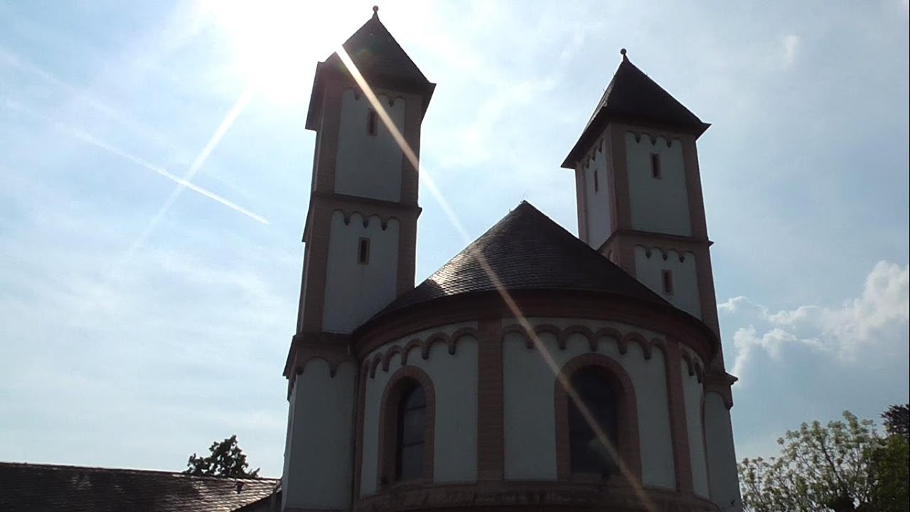Kirche St. Amandus in Rheinkassel