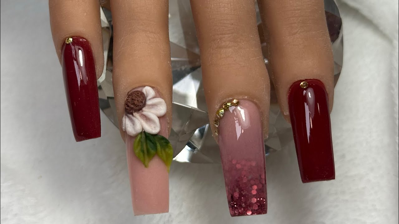 Uñas Acrílicas Elegantes | Diseño Rojo Vino con Flor 3D y Glitter 🍷✨