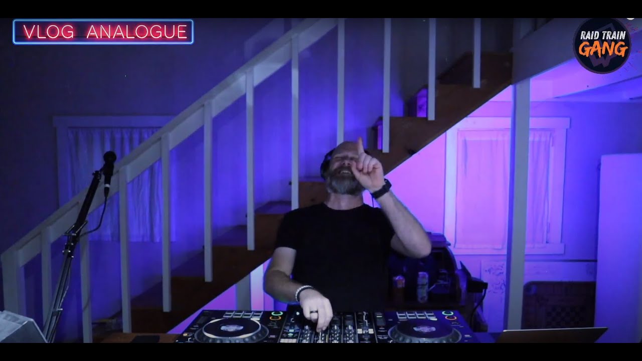LIVE DJ MIX - TECH HOUSE / TECHNO / HOUSE GROOVES