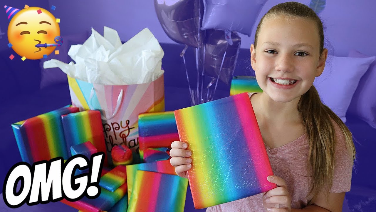 WE SURPRISED OUR DAUGHTER WITH AN EARLY BIRTHDAY PARTY! OPENING PRESENTS🎁