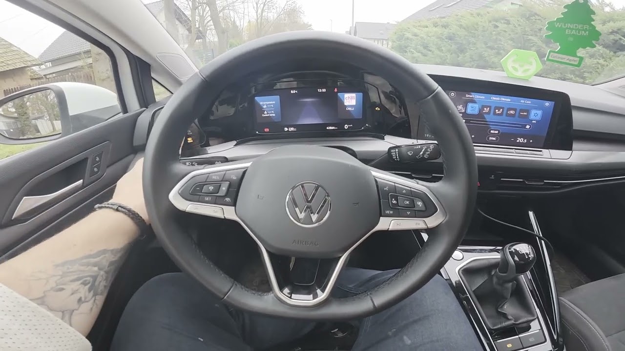 Volkswagen Golf VIII – How to Enable/Disable Rear Windshield Heating