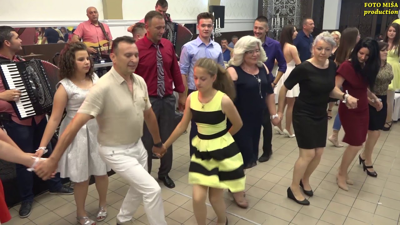 Kad opletu Moma i Vlada ,opletu i igraci,pa svi u kolo narodno-Moma Krstic & HIT ORKESTAR