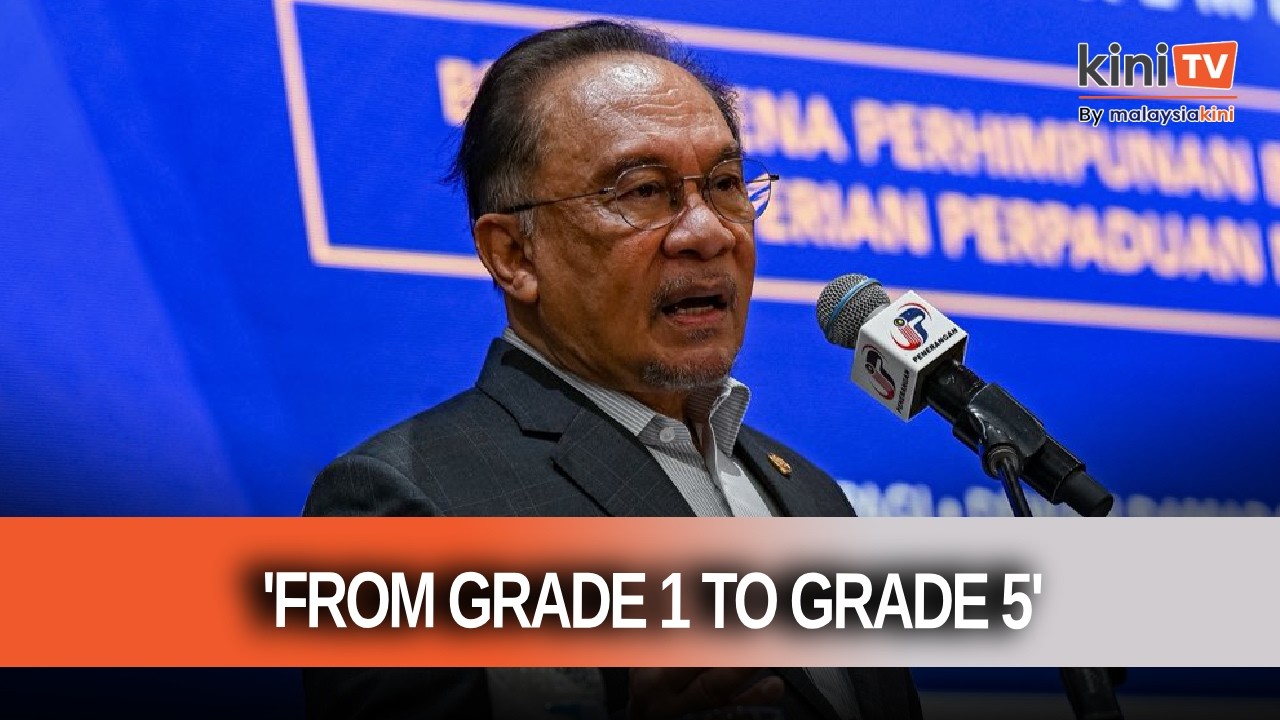 Anwar orders promotion pathday for Grade 1 civil servants