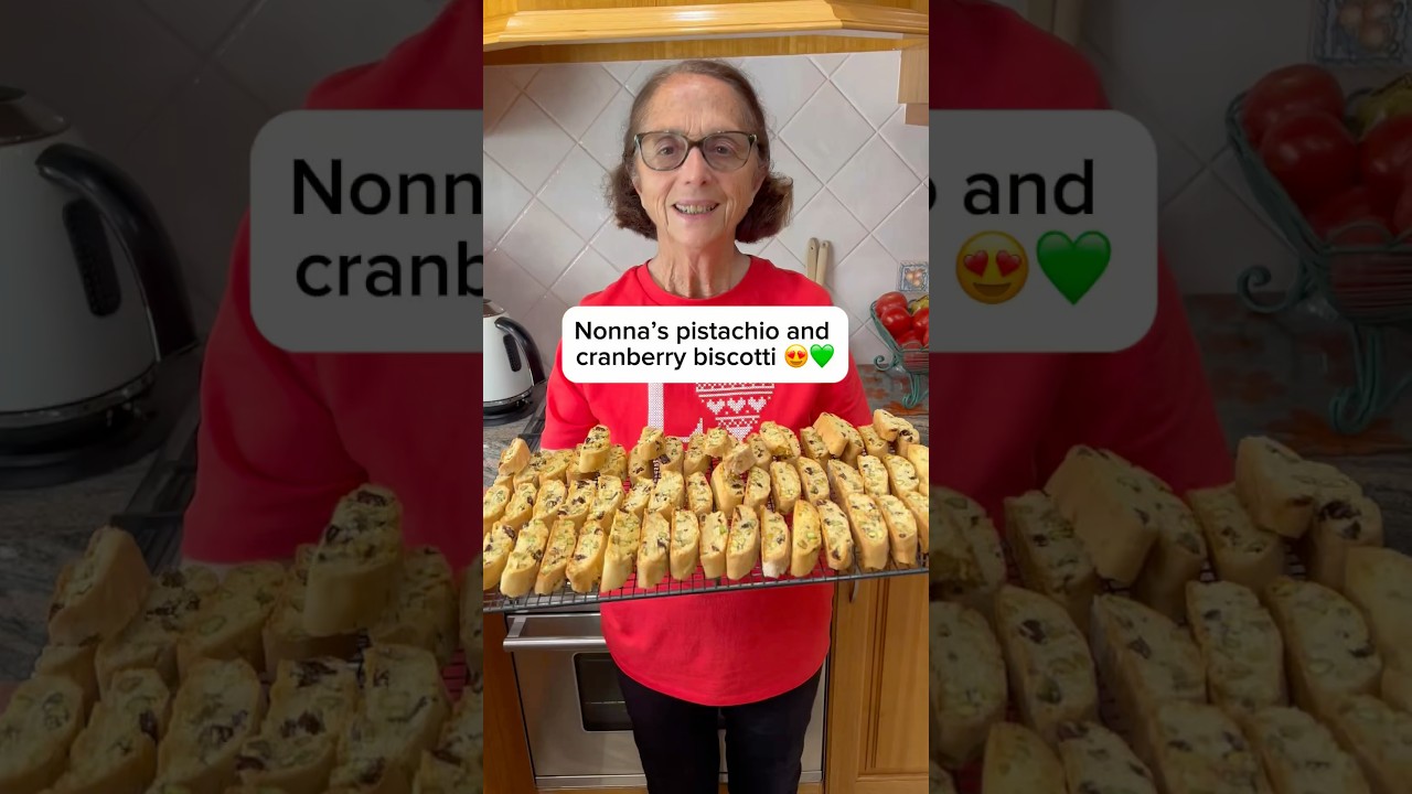 Nonna&rsquo;s pistachio and cranberry Christmas Biscotti ❤️💚🎄