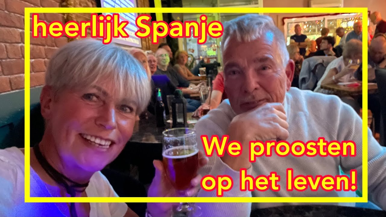 Spanje 030 ONDERWEG NAAR SPANJE - bijzondere overnachtingsplekken - kerstversiering