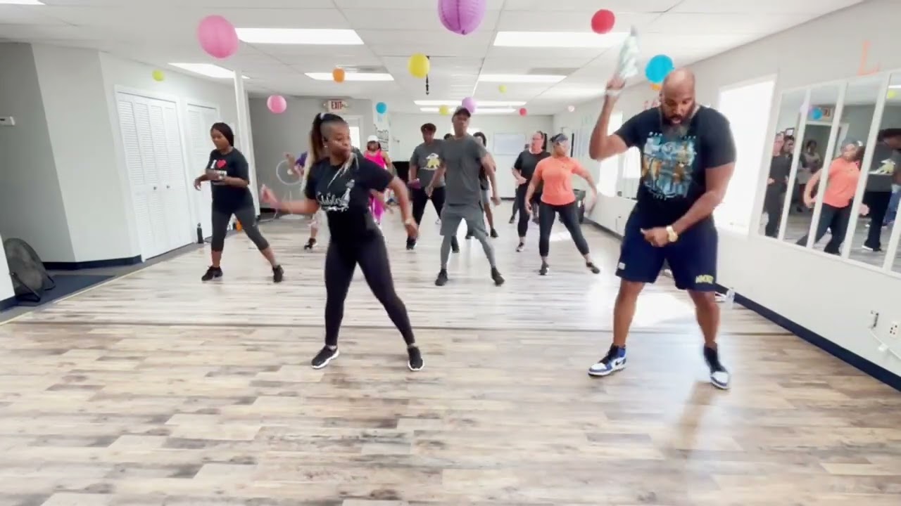 Poco De Salsa Line Dance